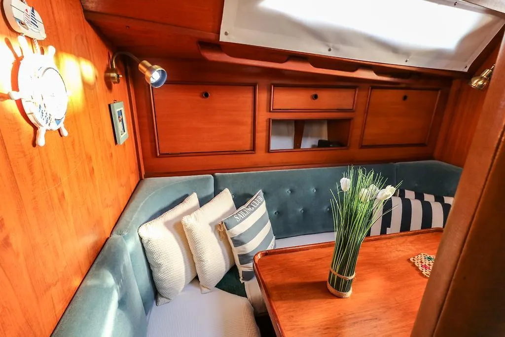 Pasito Blanco Sailboat Xperience Hotel